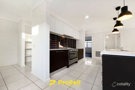Property photo of 5 Muscari Drive Pakenham VIC 3810