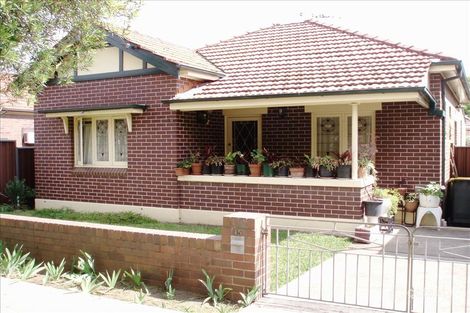 15 Amy St, Campsie, NSW 2194