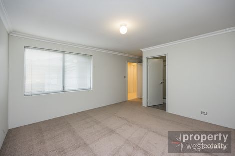 Property photo of 3/2 Redheart Road Carramar WA 6031