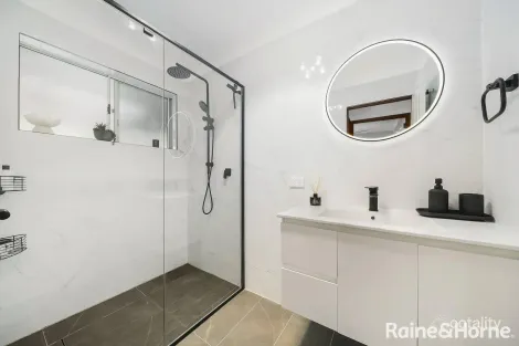 Property photo of 10 Amanda Place Ingleburn NSW 2565