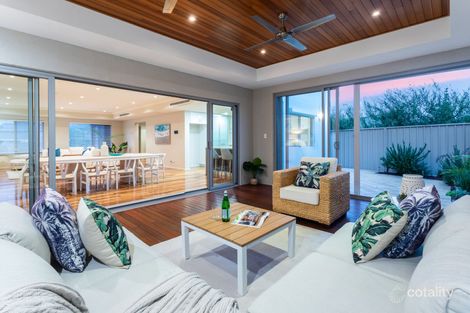 11d Pearl Pde, Scarborough, WA 6019