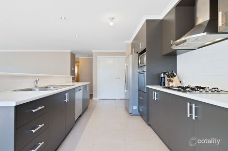 Property photo of 8 Pinevale Way Ballarat North VIC 3350