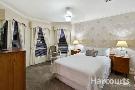 Property photo of 25 Doreen Rogen Way South Morang VIC 3752