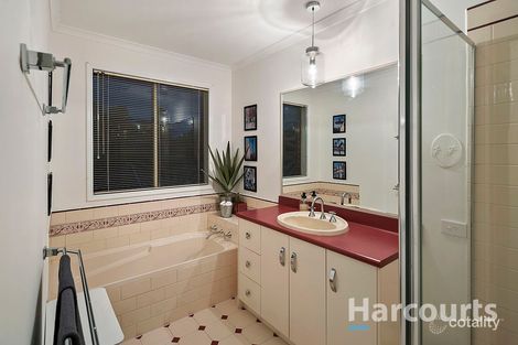 Property photo of 25 Doreen Rogen Way South Morang VIC 3752