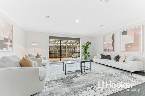 Property photo of 2 Day Place Hampton Park VIC 3976