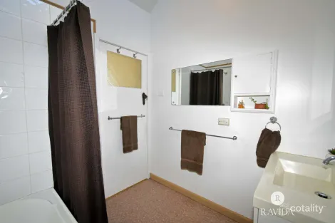 Property photo of 42 Vincent Road Wangaratta VIC 3677