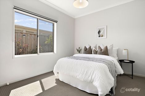 Property photo of 11 Sundew Place Greenvale VIC 3059