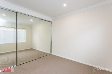 Property photo of 2/24 Aquaviva Circle Viveash WA 6056