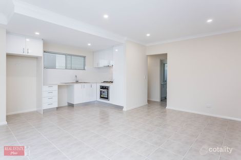 Property photo of 2/24 Aquaviva Circle Viveash WA 6056
