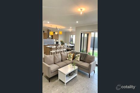 Property photo of 33 Marketsfield Avenue North Kellyville NSW 2155