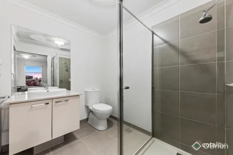 Property photo of 38 Moroak Crescent Clyde North VIC 3978