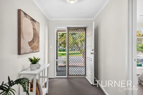 Property photo of 10 The Glenn Morphett Vale SA 5162