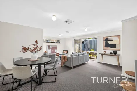 Property photo of 10 The Glenn Morphett Vale SA 5162
