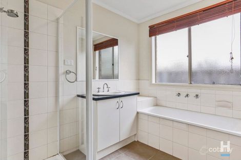 Property photo of 10 Harper Street Drouin VIC 3818