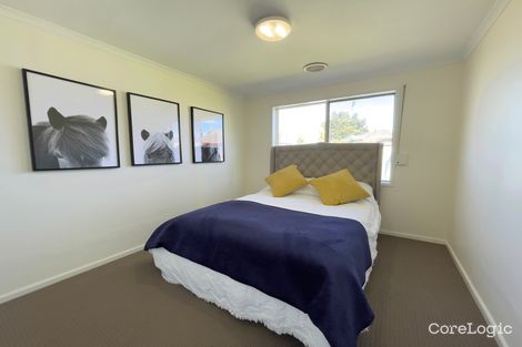 Property photo of 127 Hothlyn Drive Craigieburn VIC 3064