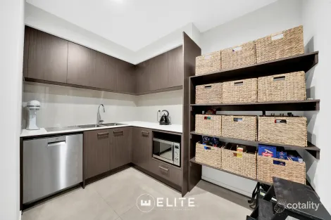 Property photo of 233 Heather Grove Clyde North VIC 3978