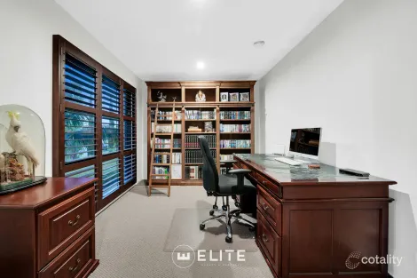 Property photo of 233 Heather Grove Clyde North VIC 3978