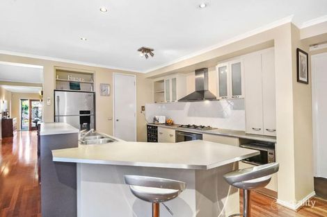 Property photo of 1 Dartmouth Court Manor Lakes VIC 3024