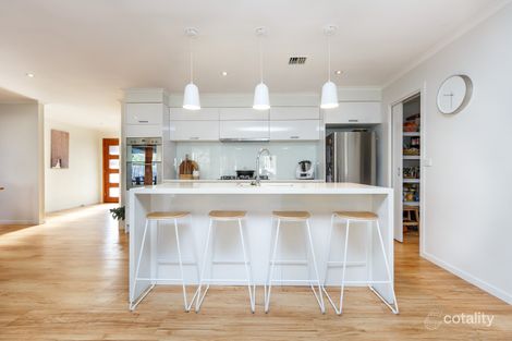 Property photo of 9 Yvette Close Sale VIC 3850