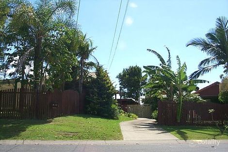 215 Government Rd, Labrador, QLD 4215