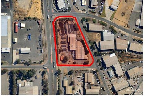 67 Miguel Rd, Bibra Lake, WA 6163