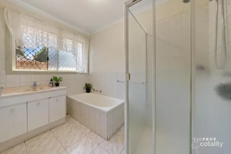 Property photo of 62 Adelaide Street St Albans VIC 3021