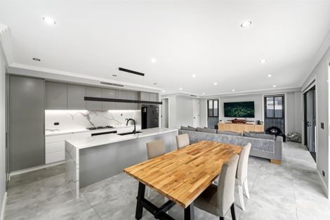 Property photo of 2 Lewin Crescent Bradbury NSW 2560