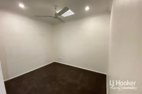 Property photo of 2 Melissa Circuit Kallangur QLD 4503