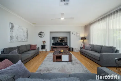 Property photo of 6 Shiralee Bend Carramar WA 6031