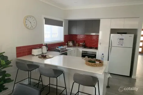 1/40 Diamond Cct, Rutherford, NSW 2320