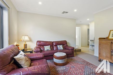 Property photo of 22 Coleridge Circuit Williams Landing VIC 3027