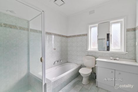 Property photo of 11 Sinclair Crescent Macleod VIC 3085