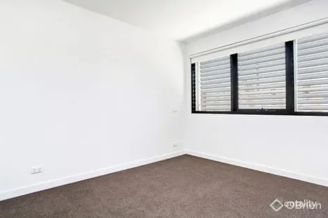 Property photo of 2/61 Lees Street McKinnon VIC 3204