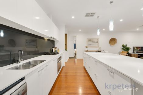 Property photo of 8 Hazelnut Boulevard Berwick VIC 3806