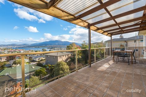 Property photo of 67 Karoola Road Lindisfarne TAS 7015