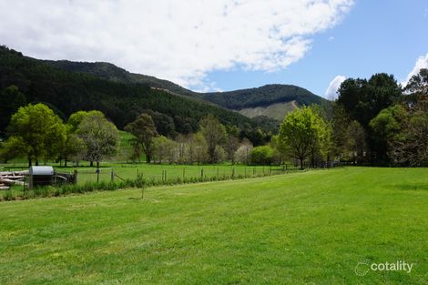 99 Centenary Ave, Wandiligong, VIC 3744