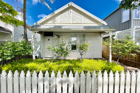 5 Shaftesbury Pde, Thornbury, VIC 3071