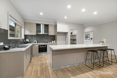 Property photo of 23 Hobart Way Taylors Hill VIC 3037