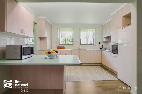 Property photo of 8 Bluestone Walk Delahey VIC 3037