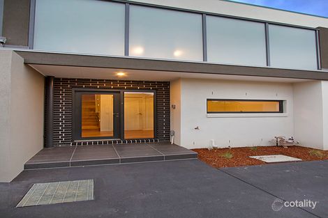 Property photo of 2 Ventral Walk Mooroolbark VIC 3138