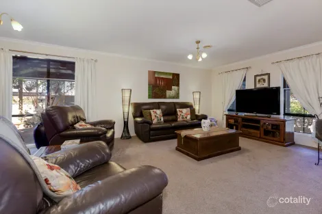 Property photo of 113 Roulston Way Wallan VIC 3756
