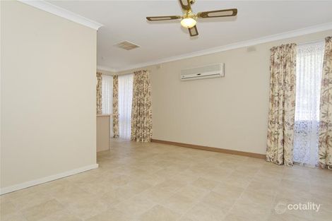 Property photo of 15 Norman Crescent Hackham SA 5163