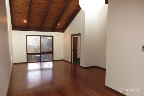Property photo of 2/33 Holyrood Street Hampton VIC 3188