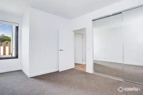 Property photo of 2/61 Lees Street McKinnon VIC 3204
