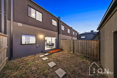 Property photo of 4 Stonethwaite Lane Clyde North VIC 3978