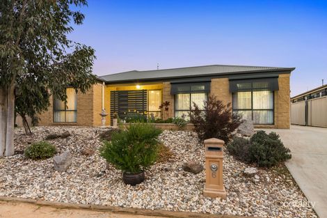 6 Aliza Ave, California Gully, VIC 3556