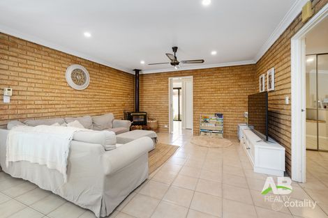 Property photo of 2 Magnolia Close Ballajura WA 6066