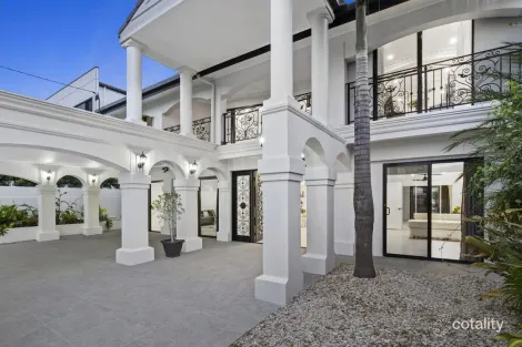 40 The Corso, Surfers Paradise, QLD 4217