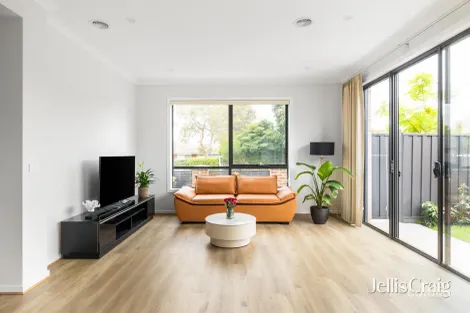 Property photo of 10 Small Road Bentleigh VIC 3204