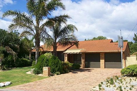 83 Peet Cres, Trigg, WA 6029